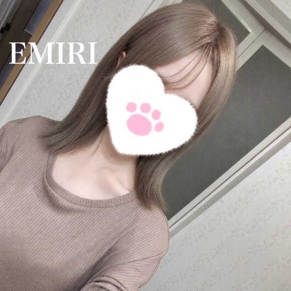 エミリ秘書