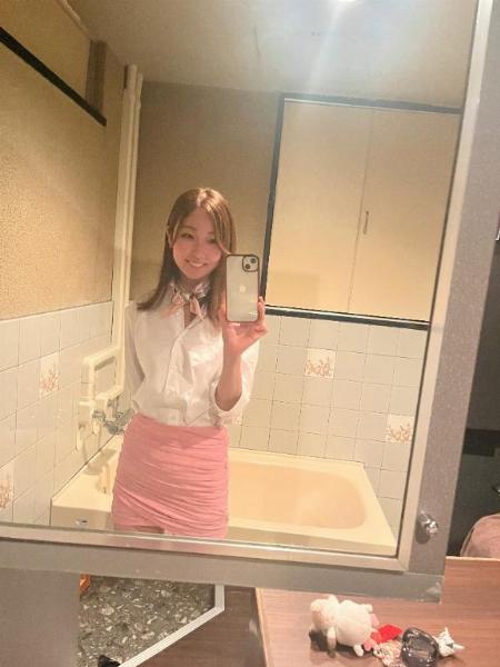 アヤナ秘書