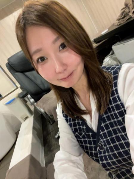 アヤナ秘書
